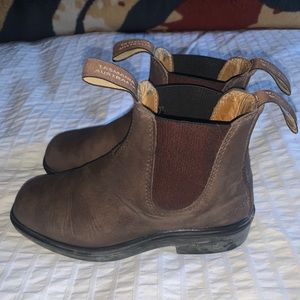Chocolate Brown Blundstone’s